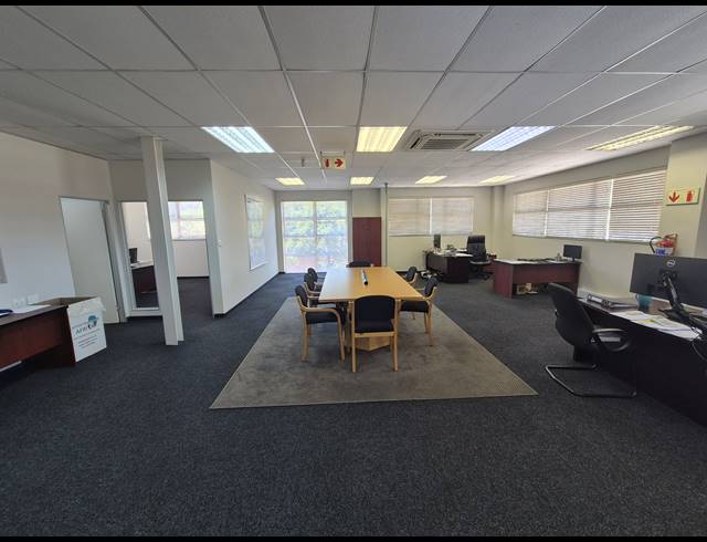 2,341M² WAREHOUSE TO LET IN LONGMEADOW
